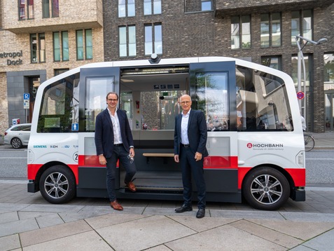 Pressebild_HEAT: Erste Fahrgastfahrt auf Gesamtstrecke mit BGM1

Foto: Krafft Angerer

Unternehmenskommunikation
Hamburger Hochbahn AG
 
Tel. 040/3288 2828