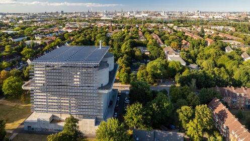 Das Bild bietet einen Blick auf den Energiebunker in Hamburg Wilhelmsburg.