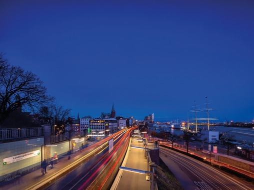 U-Bahn Station Landungsbrücken der U3, gelbe Linie
05.03.19, Hamburg, Landungsbrücken
© Thorsten Baering Thielickestieg 1, 20459 Hamburg, Tel. +49 40 435160, Mobil +49 171 78 48 908, foto@baering.de, www.baering.de
Hypovereinsbank Hamburg, IBAN DE20200300000002602175, Finanzamt Hamburg Mitte, Steuernummer 48/010/00369 Steuer ID: DE118289524